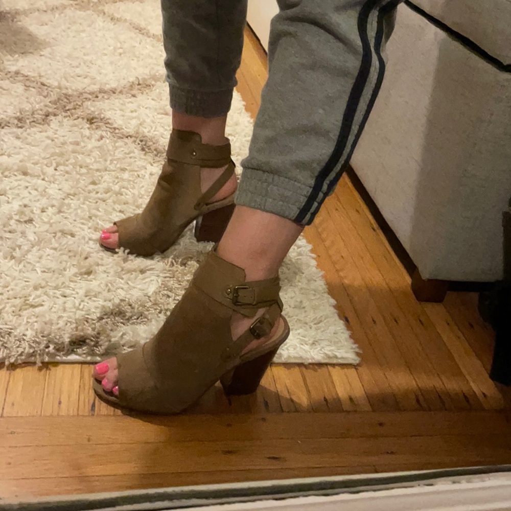 Joe’s leather suede peep toe, size 7